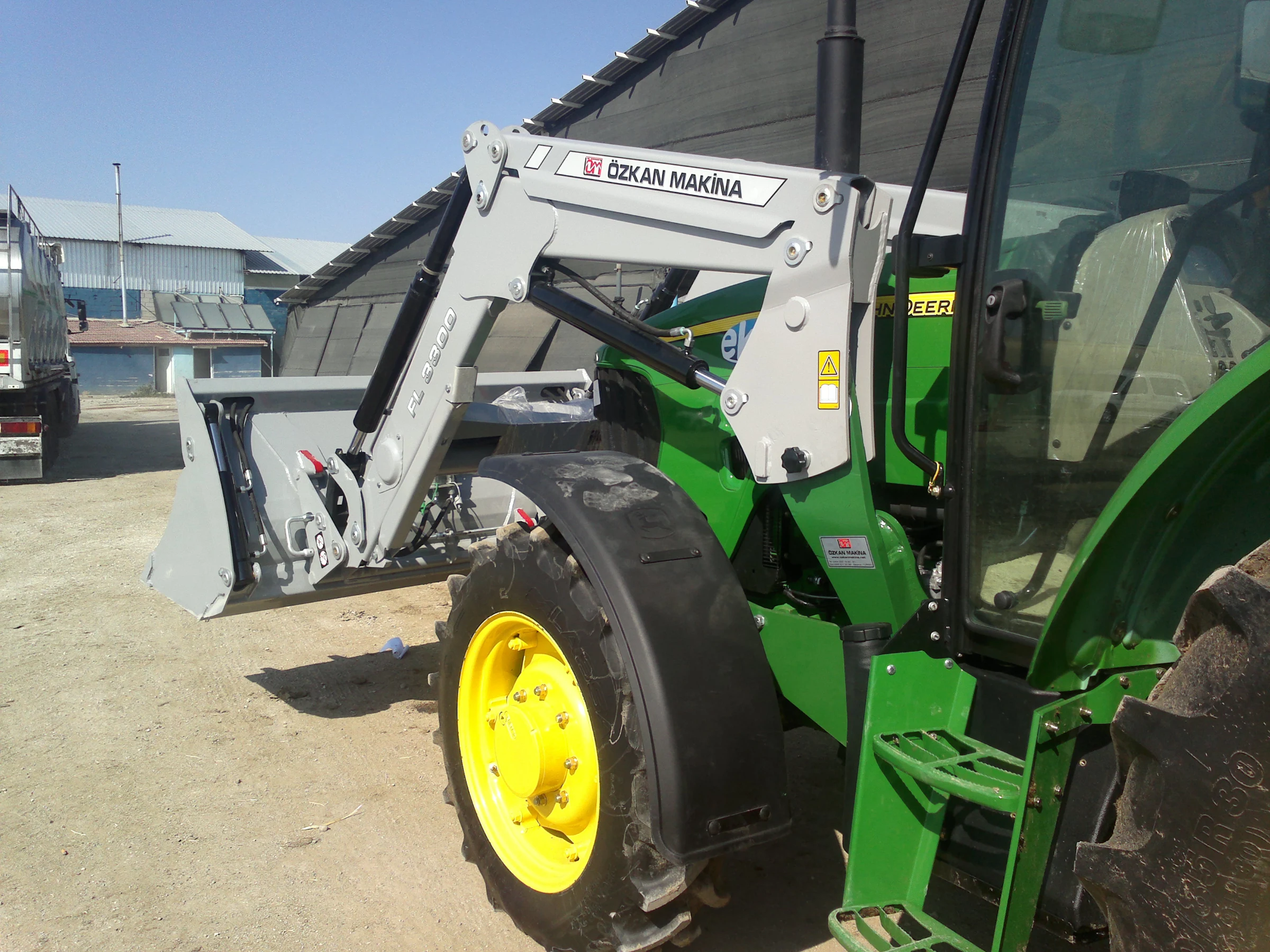 John Deere 5083 E Özkan Makina uygulama 1
