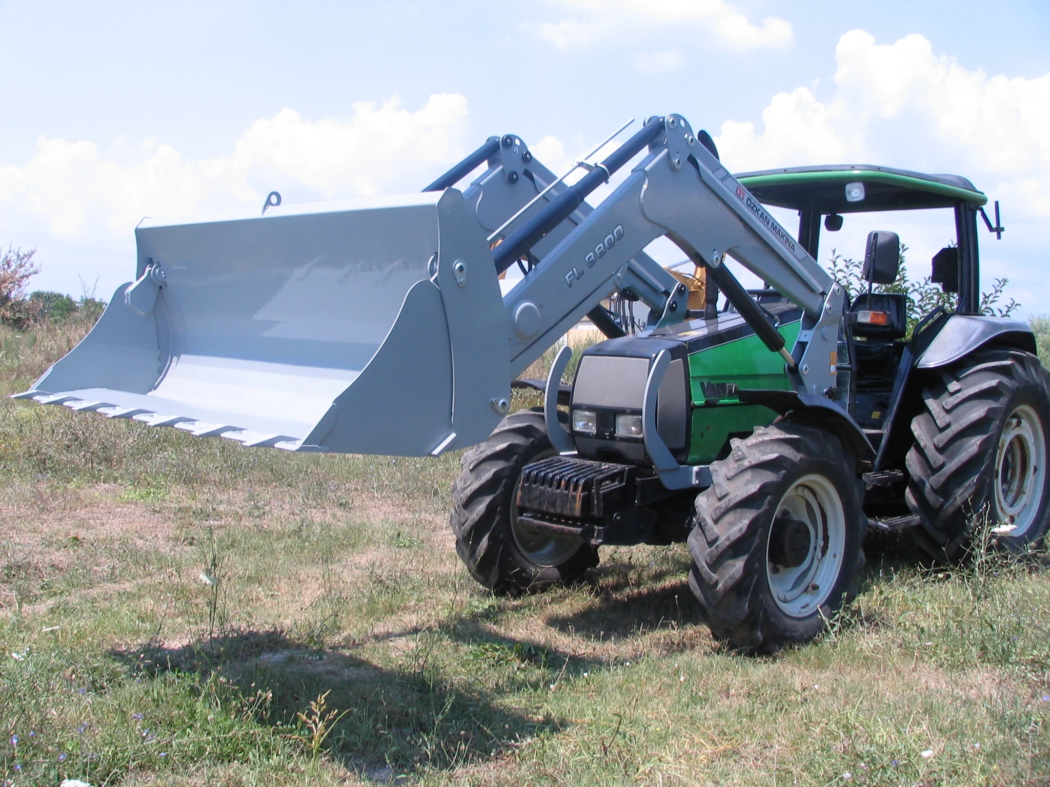 Valtra 800 Özkan Makina uygulama 2